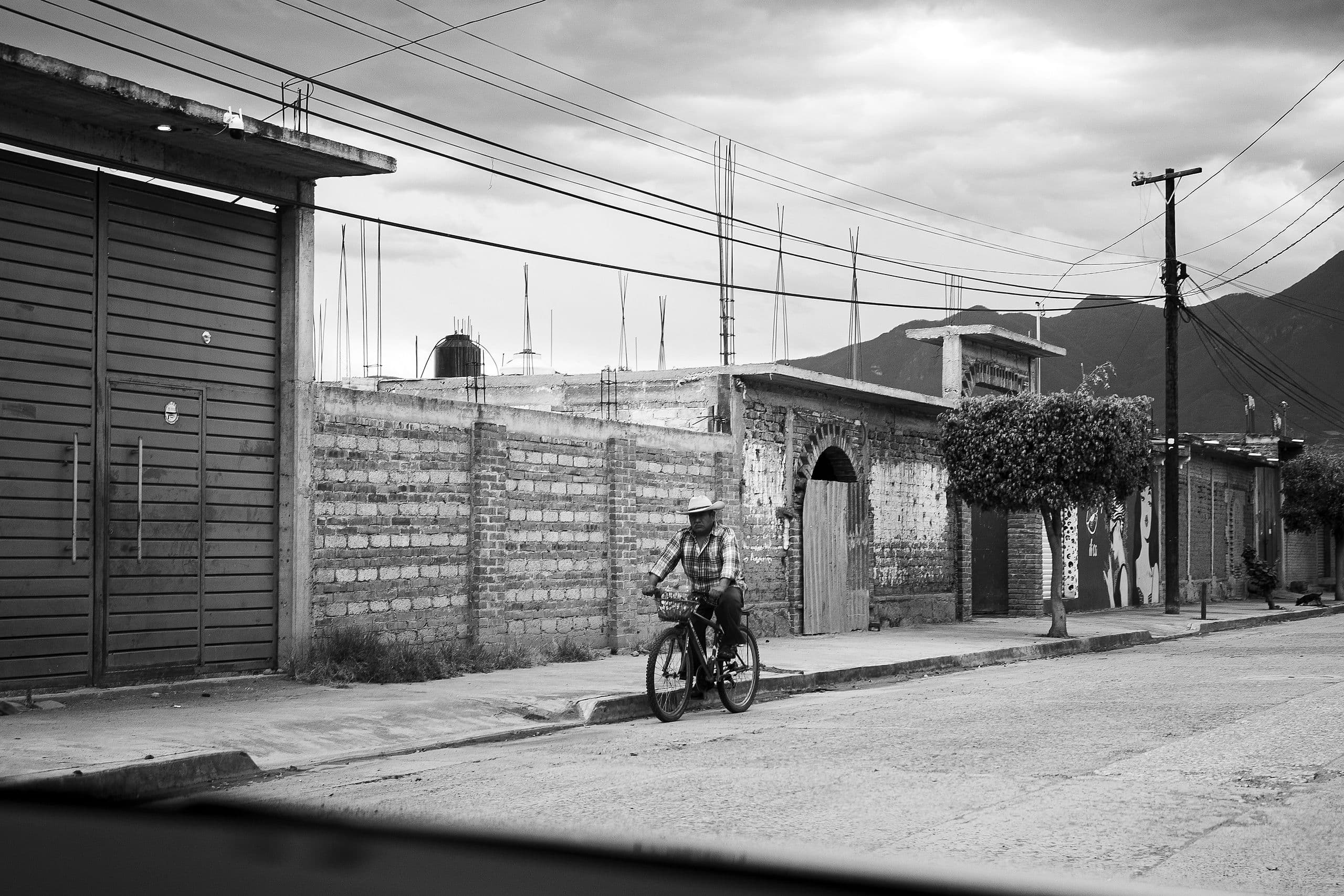 Between Concrete and Mountains